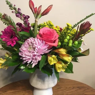 Medium vase bouquet
