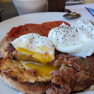 Perfectly cooked poached egg