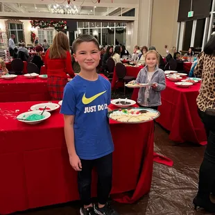 Kids Christmas cookie decorating night