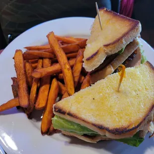 BLT club sandwich