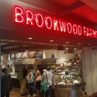 6 years ago I assumed by this neon sign, that the place beneath it was the BBQ place. The underwhelming overpriced flatbreads etc = LAS|MKT