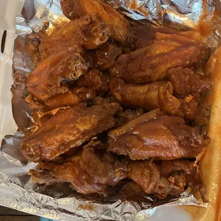 food, chicken wings and fried chicken