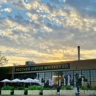 Great outdoor seating. View from the large free parking lot. Evening in mid-Sept.