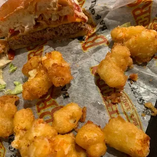 Sorry, I started eating before taking the picture ‍‍. I ordered a burger with Wisconsin World Famous Cheese Curds