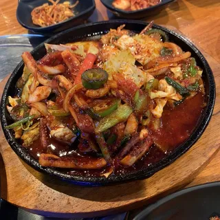 Spicy Stir-Fried Squid