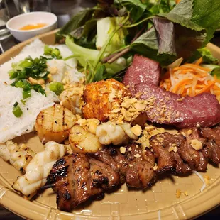 Banh hoi dac biet (#66) House special thin vermicelli platter