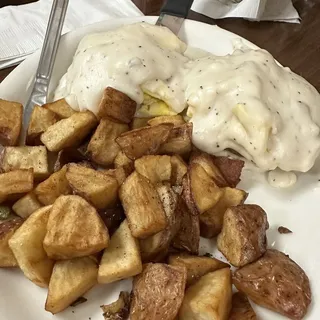 Biscuit w/gravy Combo 2 eggs, 2 bacon,2 sausage and hashbrowns