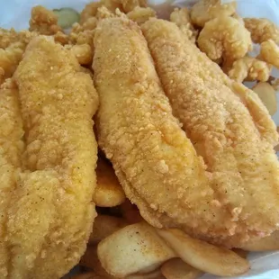 Seafood Platter w/ fries
