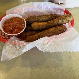 Fried mozzarella sticks 5/5