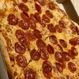 Large Pepperoni Pie