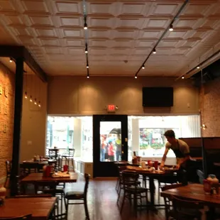 C'mon! Such a clean good atmosphere