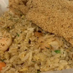 he #3 combo: Shrimp Fried Rice with fried fish. Note the fine seasoning.