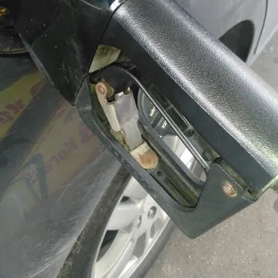 Pumps have the latch to keep the fuel flowing. Nice.