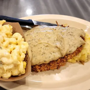 Chicken fried steak (special) with mashed potatoes and mac n cheese