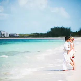 Destination wedding on the beaches of Hawaii.