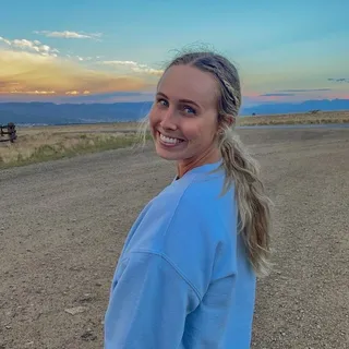 Ella D.