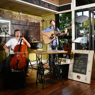 Great live music on the weekends.