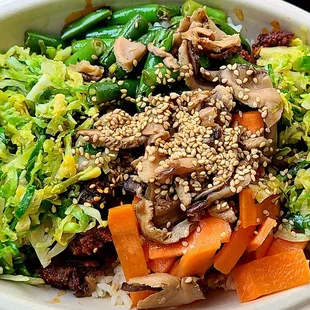 1'17'2023 BeBowl w Spicy Pulled Pork, Brussels, Carrots, String Beans and Mushrooms over Jasmine Rice.