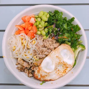 Super bowl - jasmine rice, chicken bulgogi, bean sprout, broccoli, edamame, tomatoes, shiitake mushrooms and spinach + fried egg