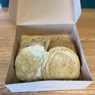 Assortment of 6 cookie flavors