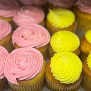 Strawberry and lemon cupcakes