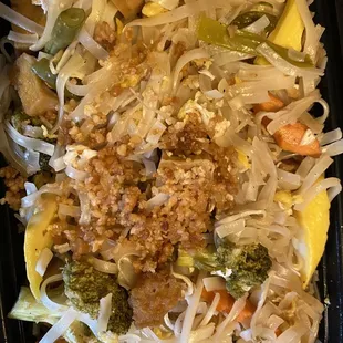 Pad Thai with tofu and veggies