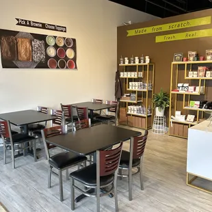Need a sweet spot for your next meeting or party? Look no further! Brownie Bar Bakery's NEW location has room for you!