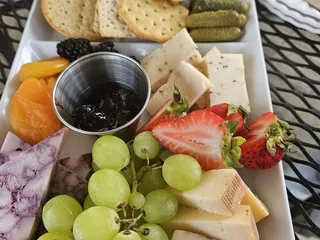 Gitta's Table And Wine Shop