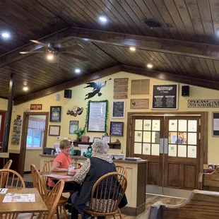 Love the atmosphere and family feeling