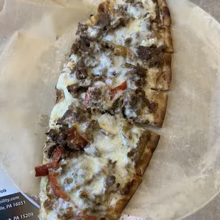 Cheesesteak flatbread