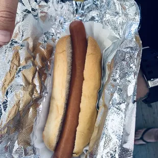 Hot Dog bigger then the bun