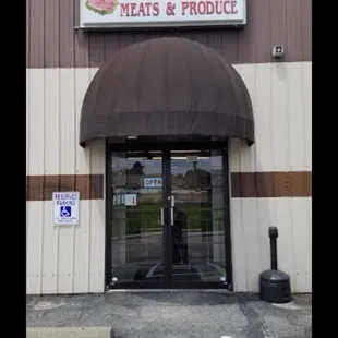Browns Meats and Produce