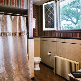 The Blue Room. Queen room with Fireplace, Vizio Smart TV and private bath.