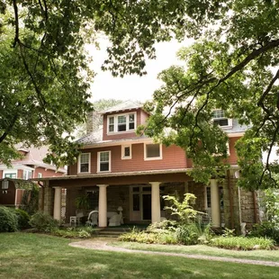 Brownsville Road House: Bed &amp; Breakfast