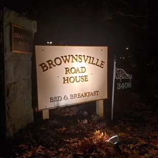 Brownsville Road House: Bed &amp; Breakfast