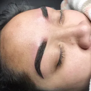 Style: Ombré Powder Brows