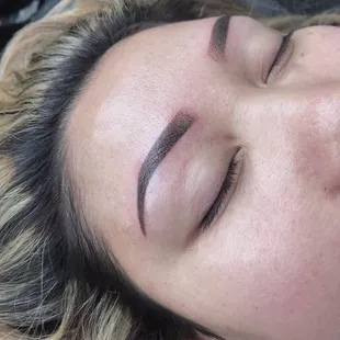 Style: Ombré Powder Brows