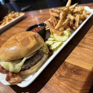 Cheeseburger Bru Fries