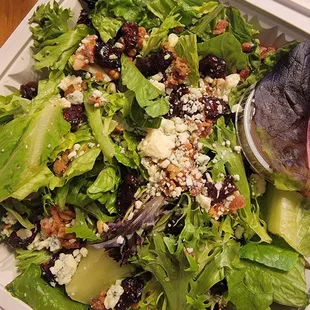 Gorgonberry Pecan Salad