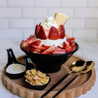 Strawberry Cheesecake Bingsoo