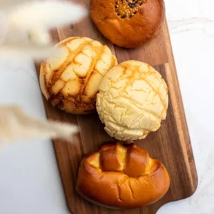 hokkaido an pan, melon pan and cream pan