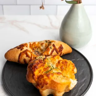 onion bread &amp; garlic cheese france