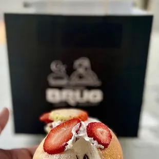 今年もよろしくお願いします! "Ichigo Daifuku" New Years Special! You're welcome! IG: @eric_travel_guru