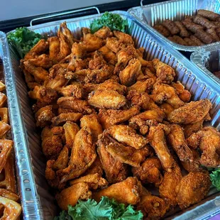 chicken wings and fried chicken, fried chicken, bbq chicken, poultry, bbq wings, chicken wings, chicken, fried chicken wings, food