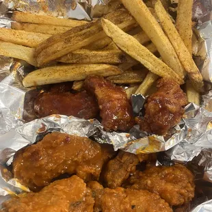 chicken wings and fried chicken, fried chicken, food, chicken, bbq wings, fried chicken wings, bbq chicken, poultry, chicken wings