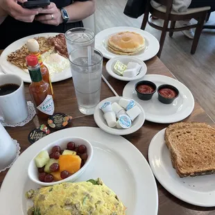 a table of breakfast foods