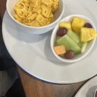 Mac-n-Cheese with Fruit