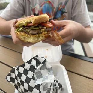 Bacon macaroni cheeseburger