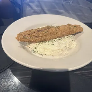 Catfish &amp; smoked Gouda grits