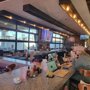 sushi and sashimi, interior